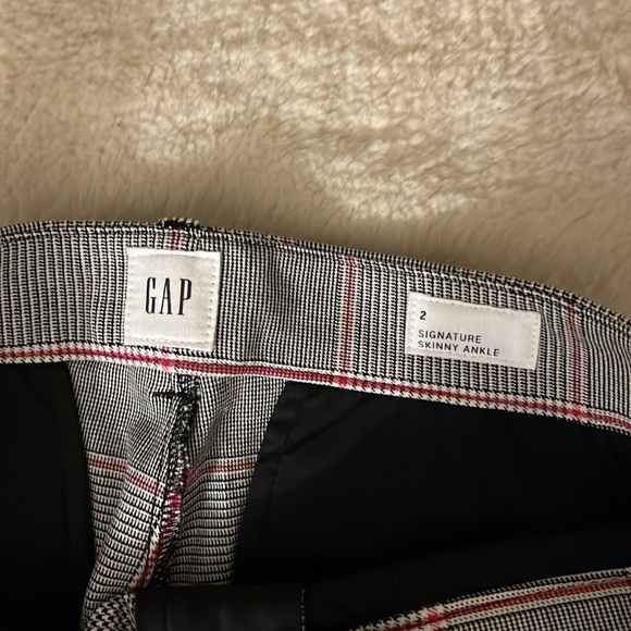 ♦️SALE♦️ GAP Skinny Ankle Pants - Picture 3 of 3